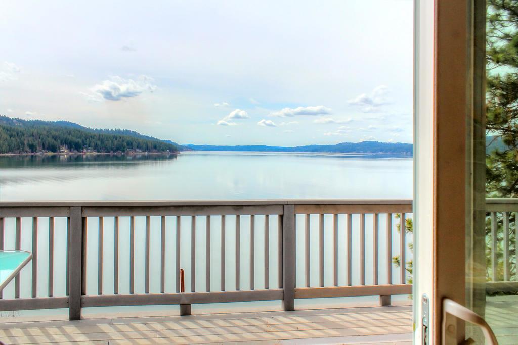 Beautiful Lake Coeur D'Alene Cabin On The Bay Hotel Mica Екстериор снимка