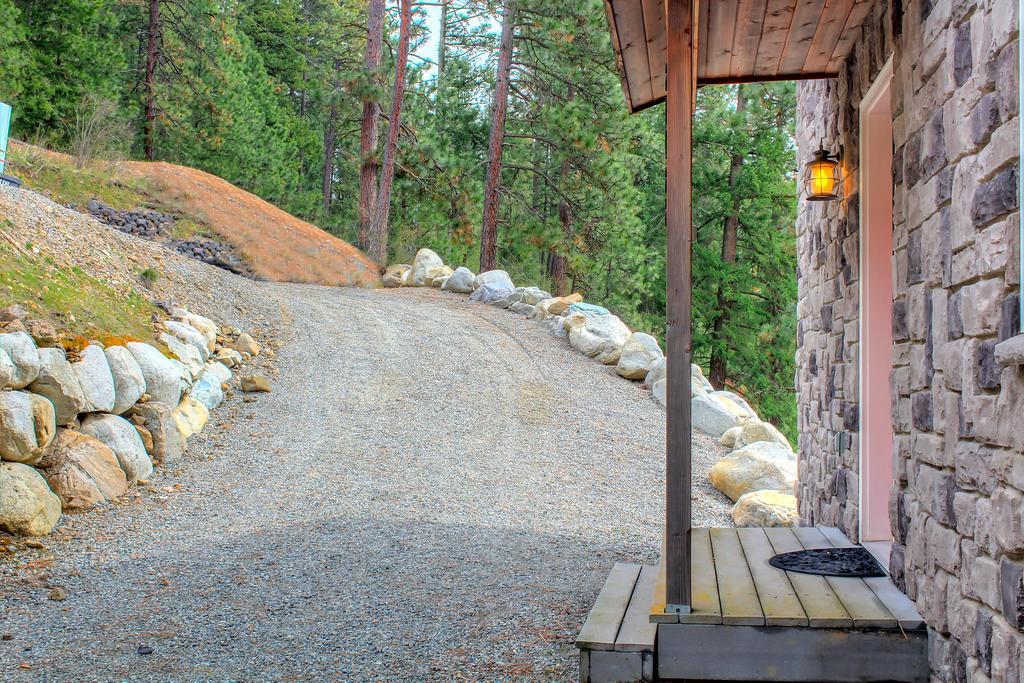 Beautiful Lake Coeur D'Alene Cabin On The Bay Hotel Mica Екстериор снимка