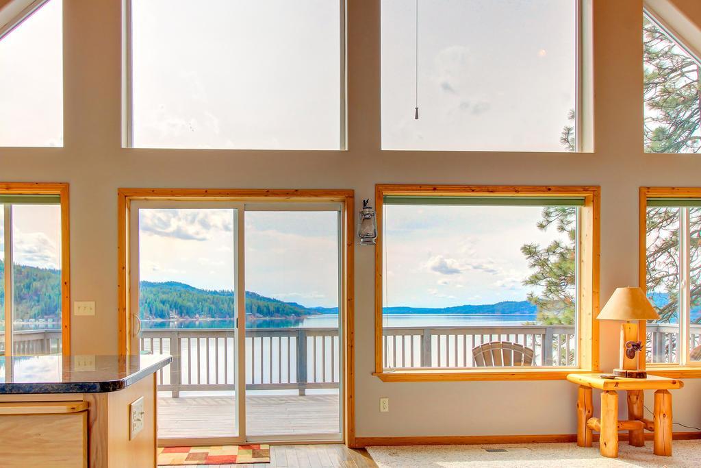 Beautiful Lake Coeur D'Alene Cabin On The Bay Hotel Mica Екстериор снимка